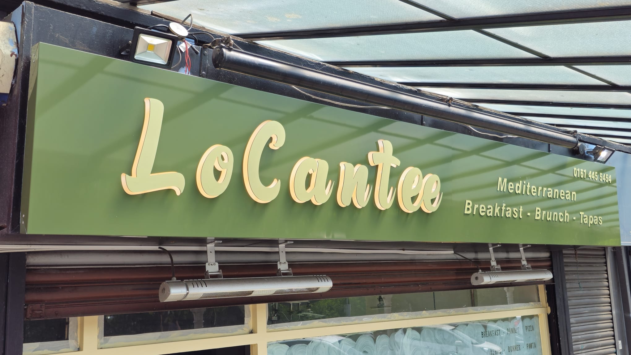 Restaurant and café illuminated signage