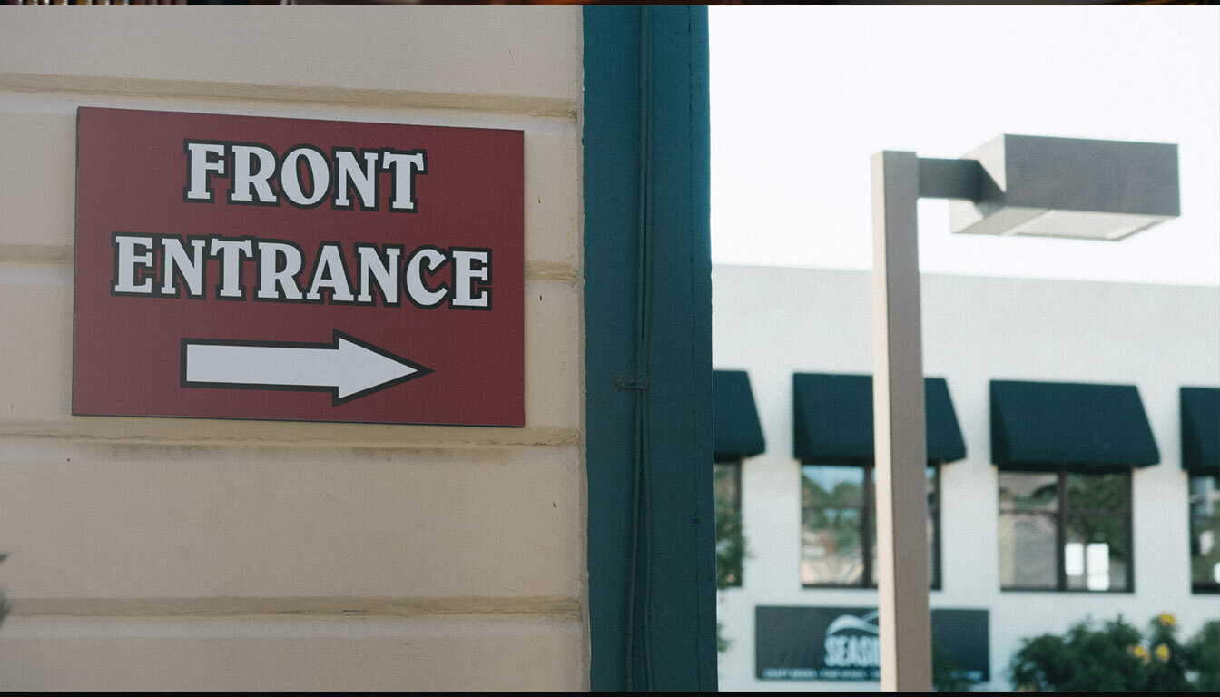 What Exactly is an Aluminium Tray Sign?